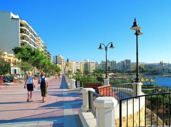 Perfect Location, Modern 2Br Apartment Sliema Ngoại thất bức ảnh